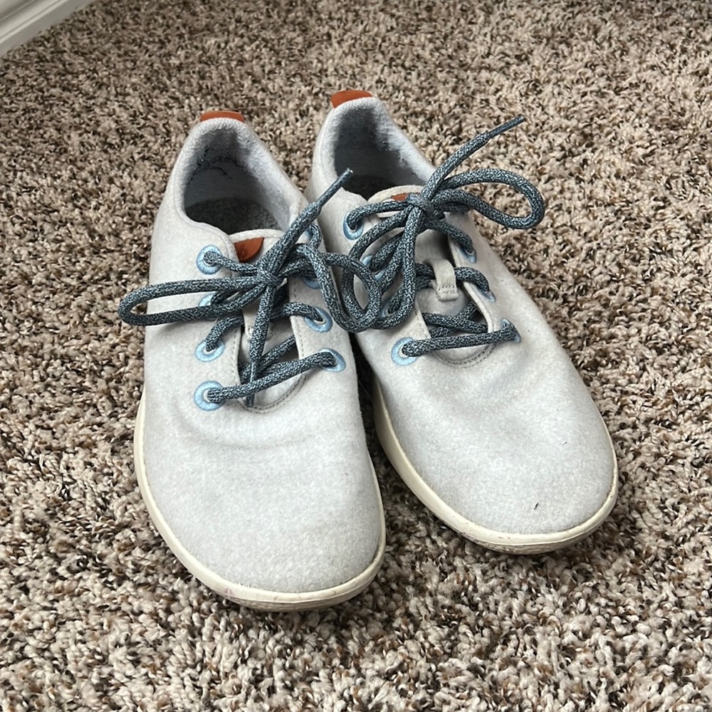 Allbirds Frost Blue Wool tree runners - women’s 9